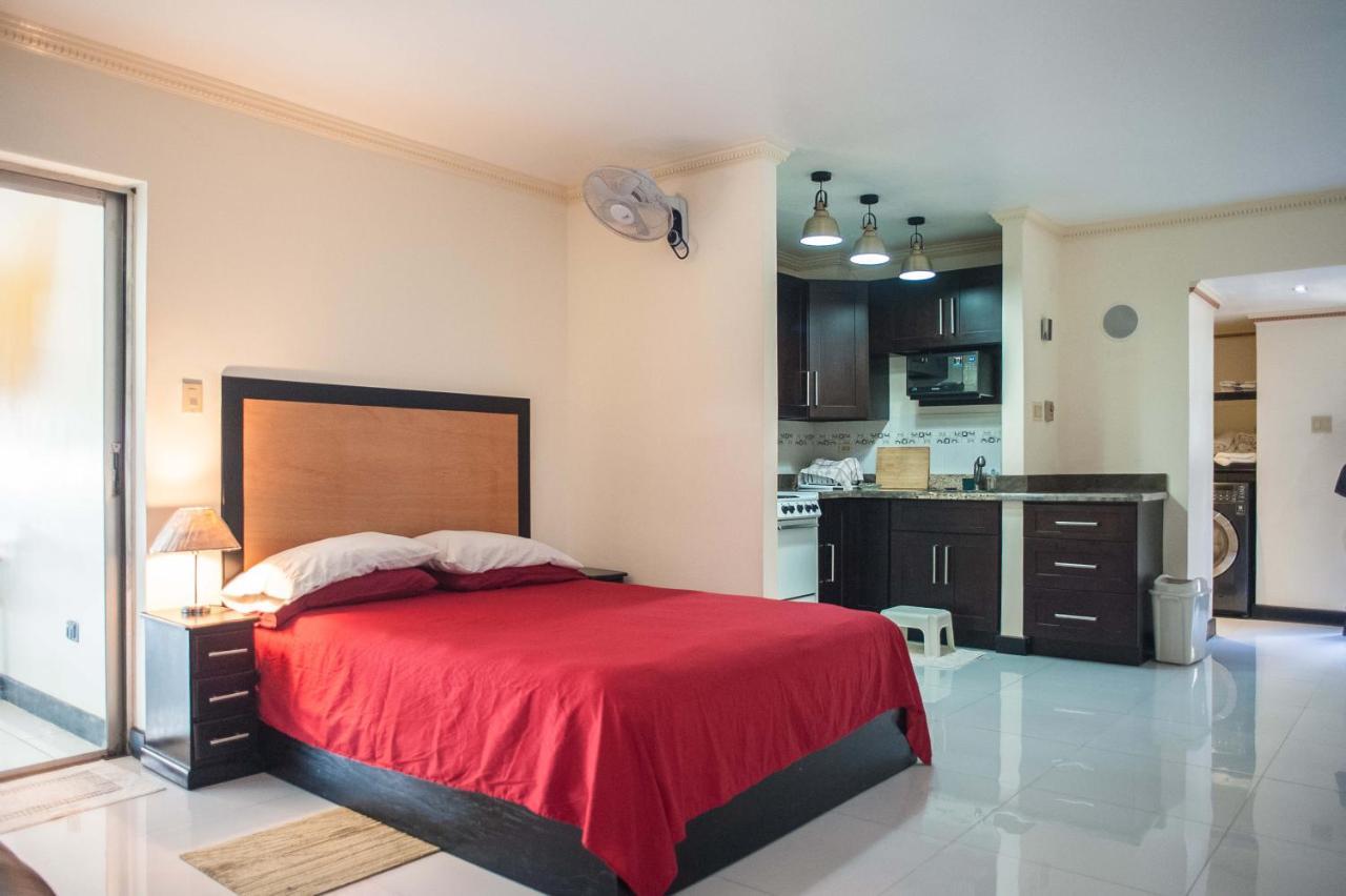 Beach Condos -Montego Bay Club Beach Resort Esterno foto